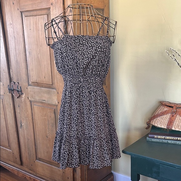 Evelyn Blue Dresses & Skirts - Ditsy Floral Spaghetti Strap Dress